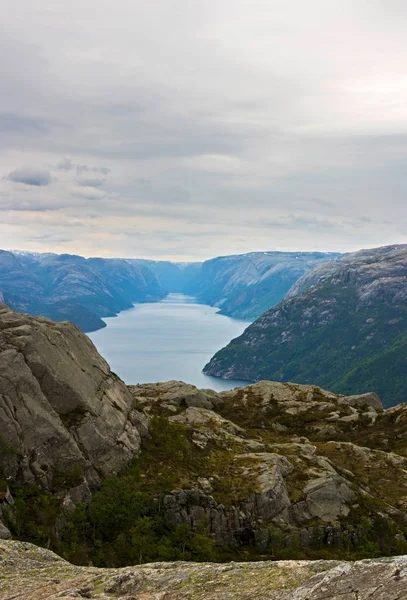 Indrukwekkend Uitzicht Lysefjord Noorwegen Rechtenvrije Stockfoto's