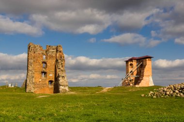 Novogrudok, ne yapıyorsun? Belarus. 28 Eylül 2017. Kale dağ daki harabeler.