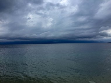 Aidipsos Evia Yunanistan'da fırtına öncesi.