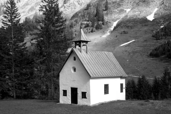 Oratorio Santa Brida Immerso Nella Natura Een Tujetsch Surselva Valle — Stockfoto