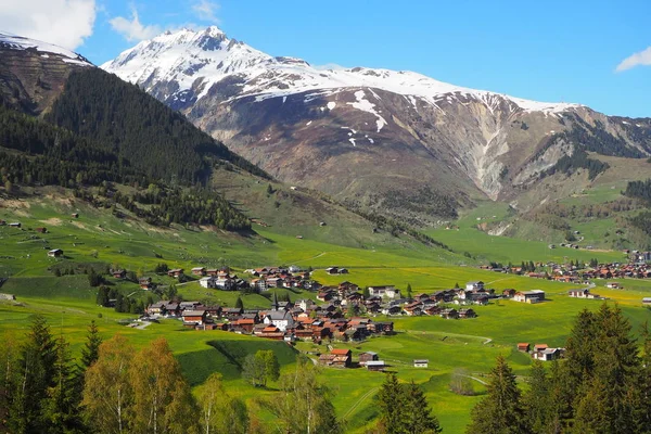 Villaggio Sedrun Neve Montagne Natura Selvaggia Delle Alpi Svizzere Surselva — Foto de Stock