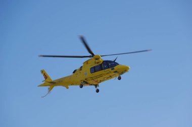Kurtarma helikopteri Fregene (İtalya) deniz tarafından sahilde müdahale)