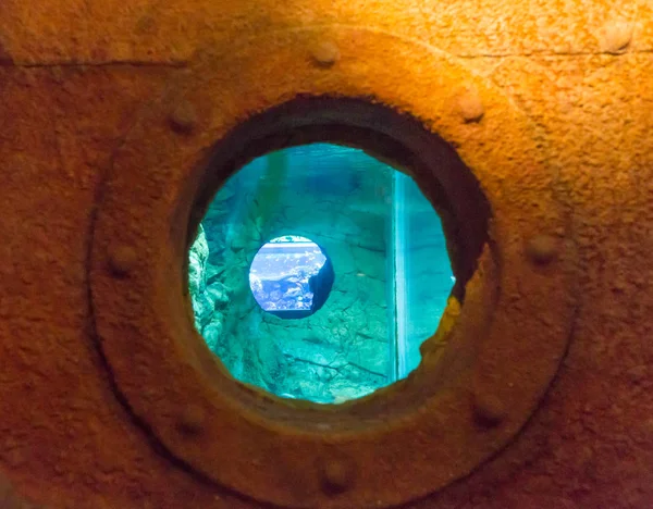 Rusted Streaked Porthole Side Old White Painted Ship Blue Surface — Stock Photo, Image