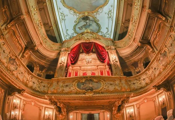 ST.PETERSBURG, RUSSIA-JANEIRO 6,2018: Interior do Teatro, 1860, no palácio de Yusupov. O palácio é aclamado como a Enciclopédia de São Petersburgo interior aristocrático . — Fotografia de Stock