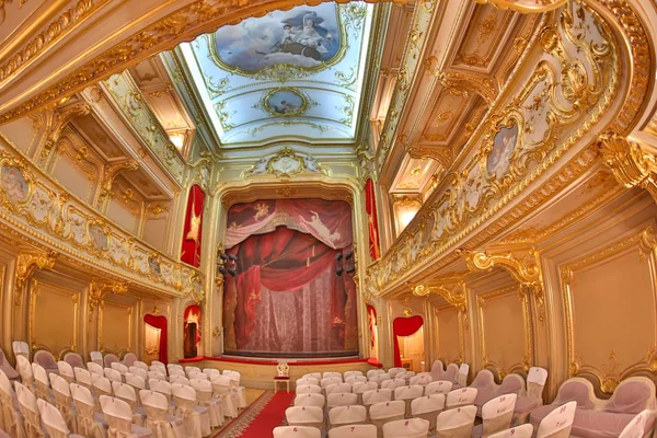 Petrohrad, Rusko-Leden 6,2018: Interiér divadla, 1860s, v Yusupova paláci. Palác je uznávaný jako šlechtický interiér Encyclopedia of St. Petersburg. — Stock fotografie