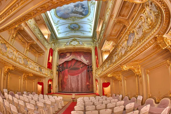 ST.PETERSBURG, RUSSIA-JANUARY 6,2018: Interior of the Theatre, 1860s, in Yusupov palace. The palace is acclaimed as the Encyclopedia of St. Petersburg aristocratic interior. — Stock Photo, Image