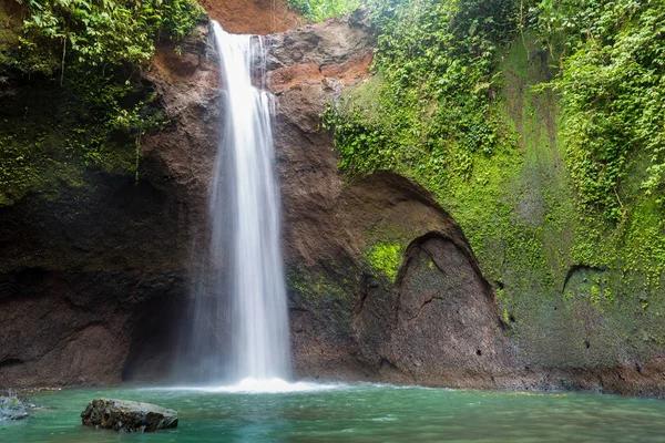 Cachoeira munduk indonésia ásia no Bali — Fotografia de Stock