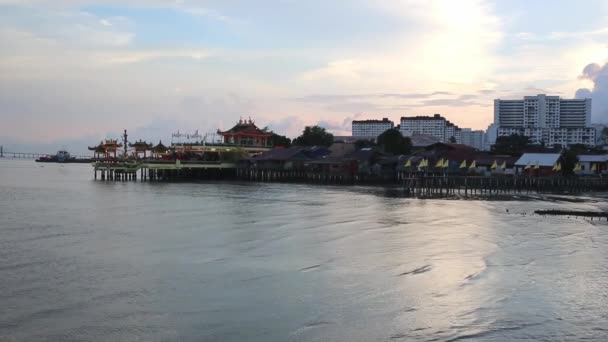 Vue aérienne du coucher du soleil sur la côte de la ville de San Juan port ferry terminal et croisière Port hôtel et condominium stations Porto Rico Caraïbes — Video