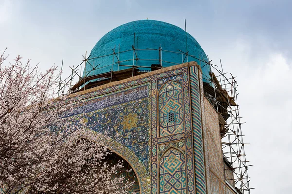 ウズベキスタン、サマルマンドの古代都市の素晴らしい東洋建築 — ストック写真