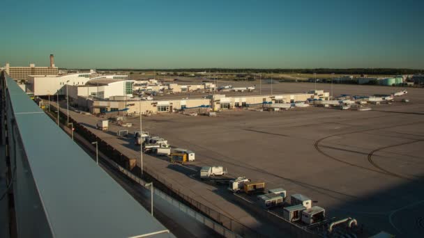 Timelapse Sun Setting Aeroporto Internacional Houston George Bush Com Crescente — Vídeo de Stock