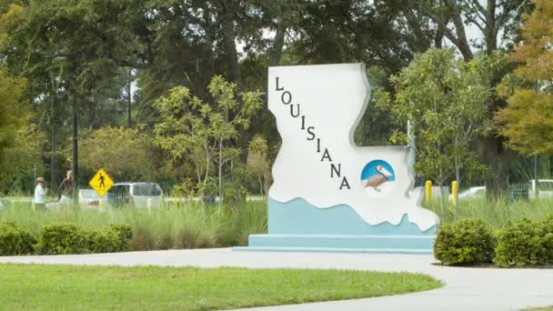 Louisiana Welcome Center Aan Interstate Medium Shot Met Mensen Die — Stockvideo