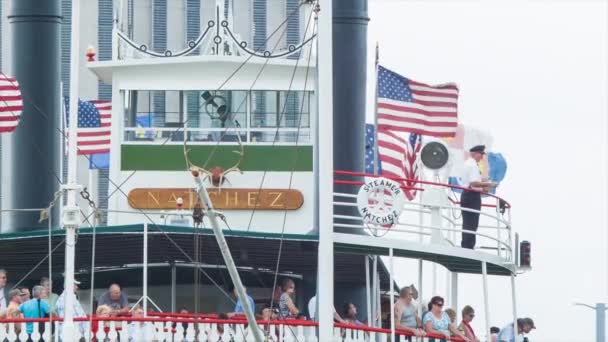 Barco Vapor Histórico Natchez Paddlewheeler Boat Close Chegando Volta Bairro — Vídeo de Stock