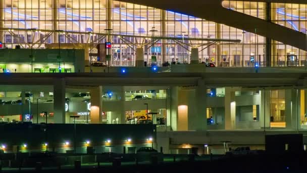 Terminal Internacional Aeroporto Atlanta Hartsfield Jackson Exterior Close Noite Com — Vídeo de Stock