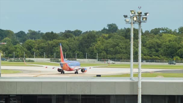 Southwest Airlines Boeing 737 Taxiing Runway Start Take Departing New — Stock Video