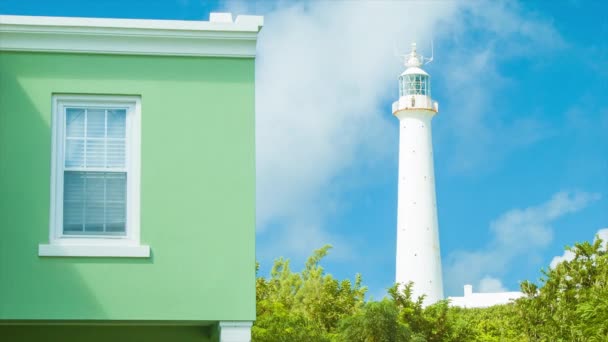 Gibb Hill Lighthouse Southampton Bermudy Stojący Przylegający Zielonego Bermudan Budynku — Wideo stockowe