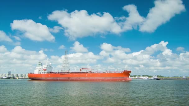 Générique Orange Oil Tanker Freighter Naviguant Dans Houston Ship Channel — Video