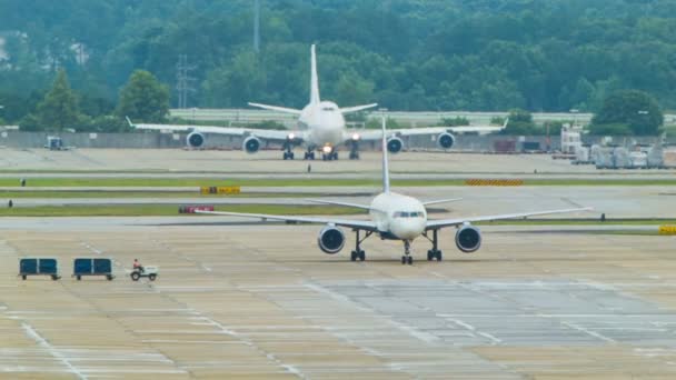 Літаки Boeing 747 757 Jet Платформі Міжнародному Аеропорту Атланта — стокове відео