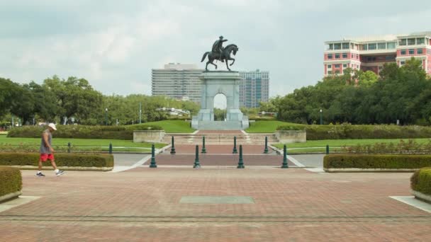 Hermann Park Działalność Rekreacyjna Houston Nierozpoznawalne Ludzie Jogging Ścieżce Pobliżu — Wideo stockowe