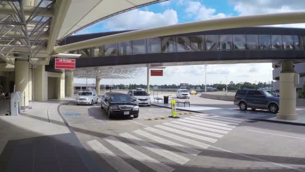 Louis Armstrong New Orlean International Airport Msy Curbside Traffic Ankünfte — Stockvideo