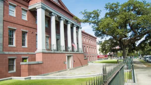 旧美国造币厂大楼位于新奥尔良拉的法国区 现在是路易斯安那州立大学和国家公园服务景点 — 图库视频影像