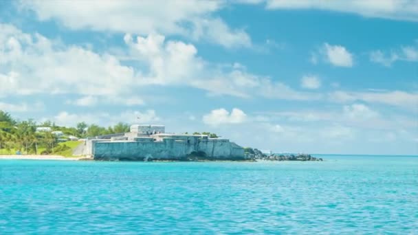 Projíždějící Bermudské Pevnosti Catherine Oceánu Během Trajektové Jízdy George Hamilton — Stock video
