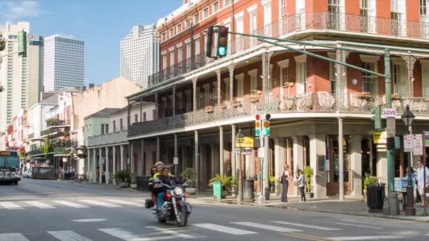 New Orleans French Quarter Intersección Decatur Peter Street Con Clima — Vídeos de Stock