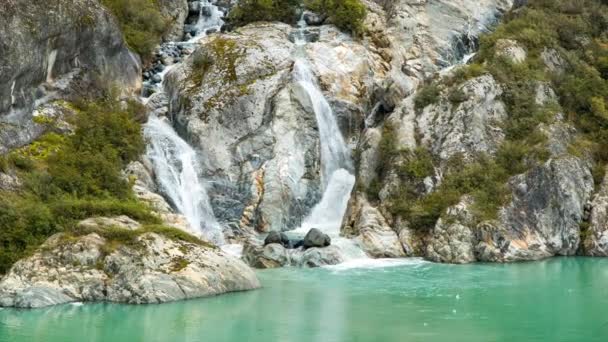 Cascate Panoramiche Dettaglio Primo Piano Nel Fiordo Del Braccio Tracy — Video Stock