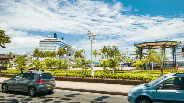 Hamnen Papeete Med Kryssningsfartyg Besöker Tahiti Island Med Upptagen Gatubilar — Stockvideo