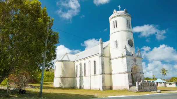 Iglesia Histórica Lifou Nueva Caledonia Edificio Emblemático Isla Tropical Durante — Vídeo de stock