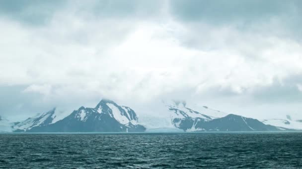 Paisaje Épico Antártida Con Entorno Montañoso Stark Glaciar Durante Clima — Vídeos de Stock