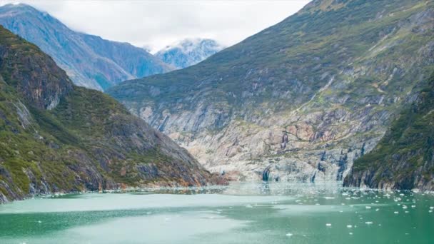 Górskie Formacje Skalne Tracy Arm Fjord Featuring Epic Topografia Alaska — Wideo stockowe