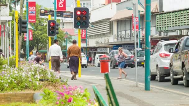 Hlavní Město Fidži Centrální Ulici Suva Lidmi Pěšky Autem Zaparkovanými — Stock video