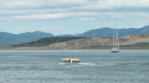 Navio Cruzeiro Tender Boat Beagle Channel Retornando Enquanto Ancorado Ushuaia — Vídeo de Stock