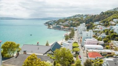 Wellington Yeni Zelanda Sunny Day Sokak Trafiği ile Oriental Bay Oceanfront Özellikleri Bakan