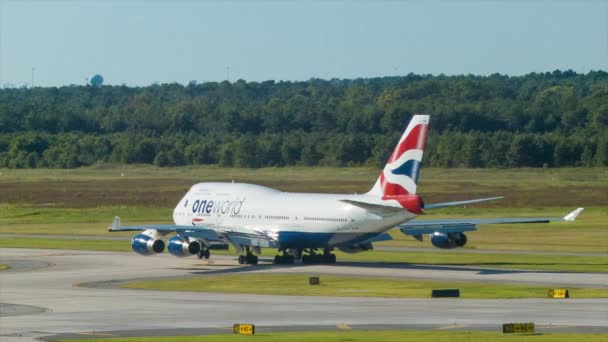 Boeing 747 400 Авиакомпании British Airways Вылетел Хьюстона Межконтинентальный Аэропорт — стоковое видео