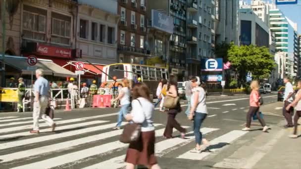 Buenos Aires Argentina Ocupada Escena Callejera Crosswalk Día Soleado Centro — Vídeos de Stock