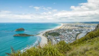 Tauranga Yeni Zelanda Timelapse Mount Maunganui Downtown Beach City ve Liman Plenty Bölgesi Körfezi'nde Popüler Tatil Hedef Izlendi