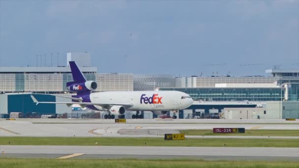 Грузовой Самолет Fedex Mcdonnel Douglass Boeing 11F Хьюстонском Международном Аэропорту — стоковое видео