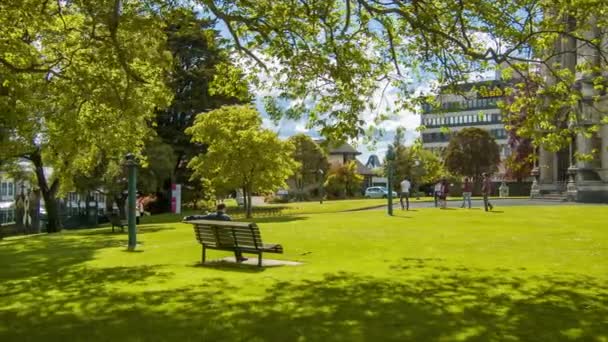 Dunedin Première Église Des Jardins Otago Avec Des Gens Assis — Video