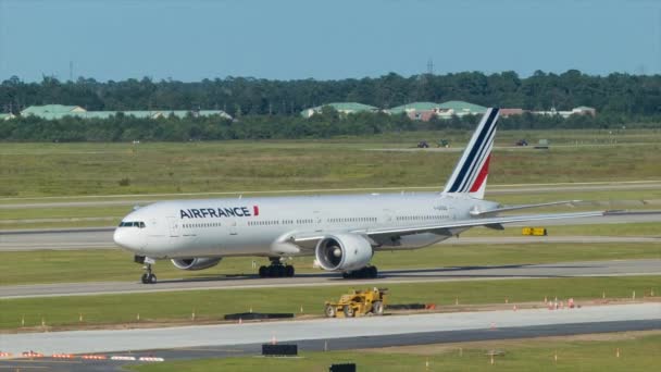 Air France Boeing 777 300 Comercial Jet Airliner Taxiing Houston — Vídeo de Stock