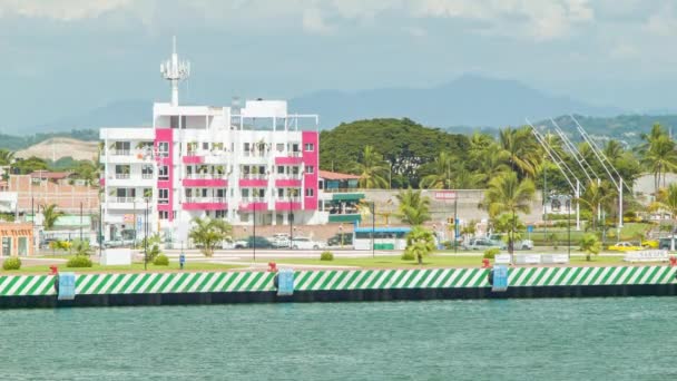 Tráfico Callejero Puerto Vallarta México Con Autos Conduciendo Día Caluroso — Vídeos de Stock