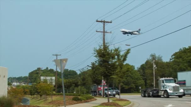 Aeroporto Internacional Charlotte Douglas Clt Assine Com Avião Pousando Segundo — Vídeo de Stock