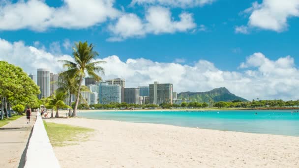 Honolulu Hawaii Beachfront Establecimiento Tiro Día Idílico Con Clima Perfecto — Vídeos de Stock