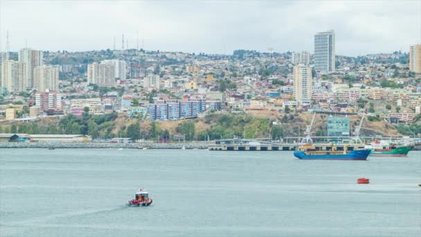 Valparaiso Chile Budynki Miejskie Oglądane Portu Morskiego Port Oceanie Spokojnym — Wideo stockowe