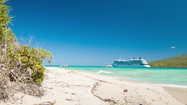 Isla Del Misterio Vanuatu Anclado Crucero Pasajeros Contratando Con Barcos — Vídeos de Stock