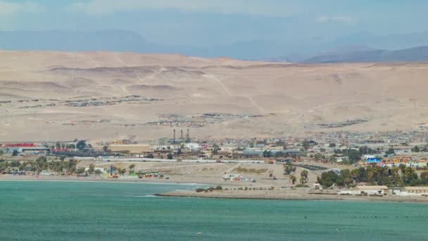 Paisaje Del Desierto Arica Chile Con Antecedentes Pueblo Montaña Contra — Vídeo de stock