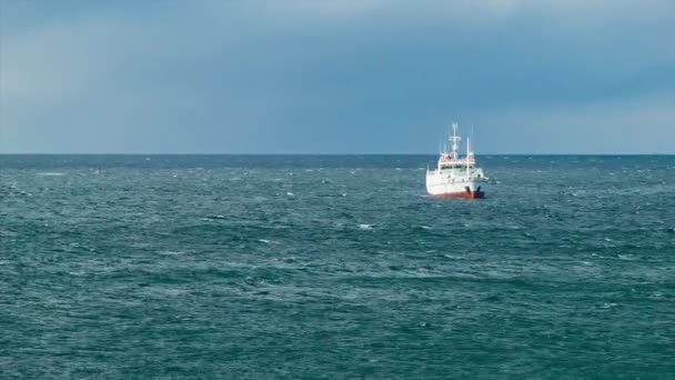 Barco Pesca Solo Océano Pacífico Cerca Punta Arenas Chile América — Vídeos de Stock
