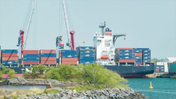 Puerto Quetzal Guatemala Vrachtschip Wordt Buurt Geladen Met Kranen Die — Stockvideo