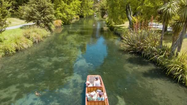 Christchurch Nueva Zelanda Góndola Con Los Turistas Río Avon Través — Vídeo de stock