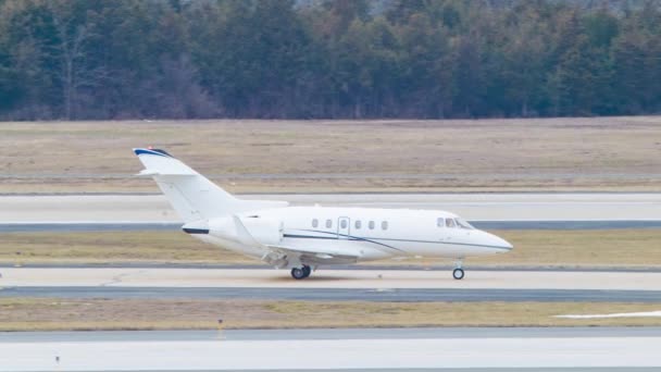 Private White Generic Business Jet Close Taxiing Washington Dulles International — Stockvideo